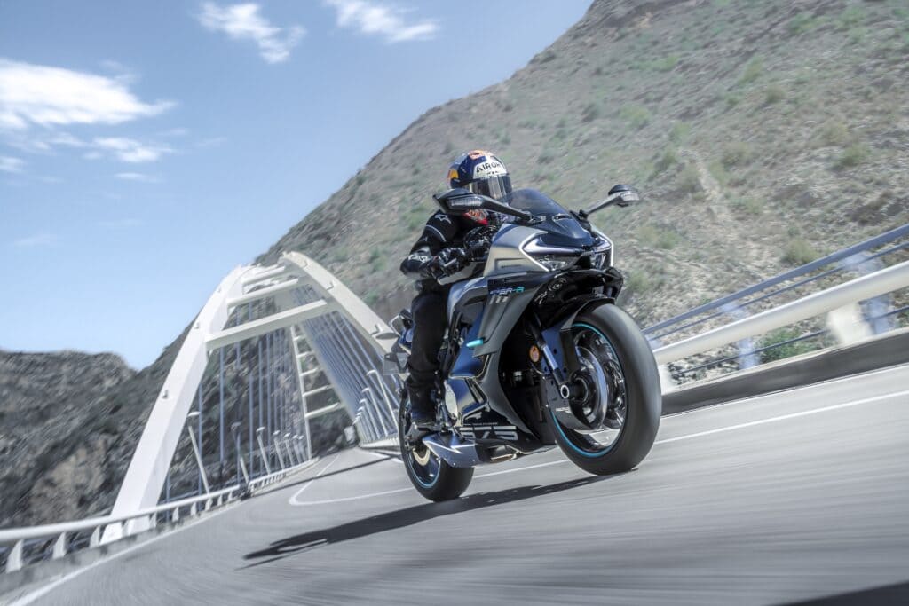 CFMOTO 675SR-R (3)