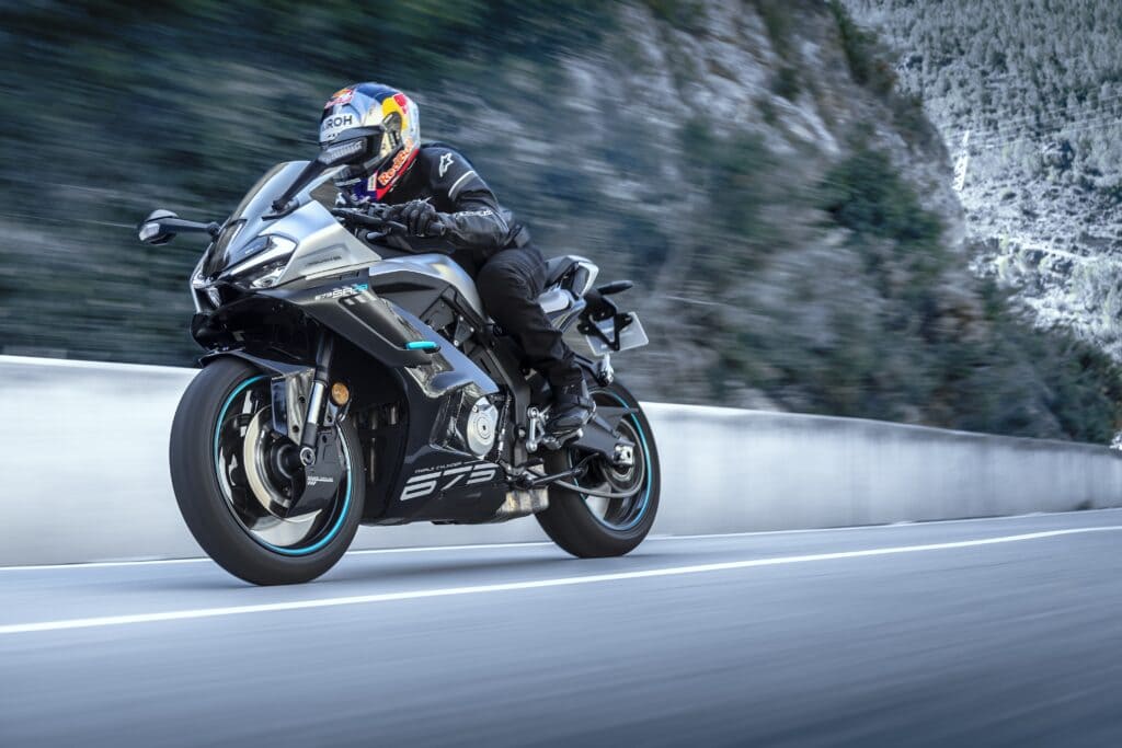 CFMOTO 675SR-R (2)