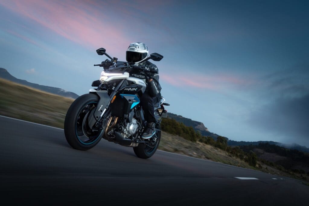 CFMOTO 675NK (4)