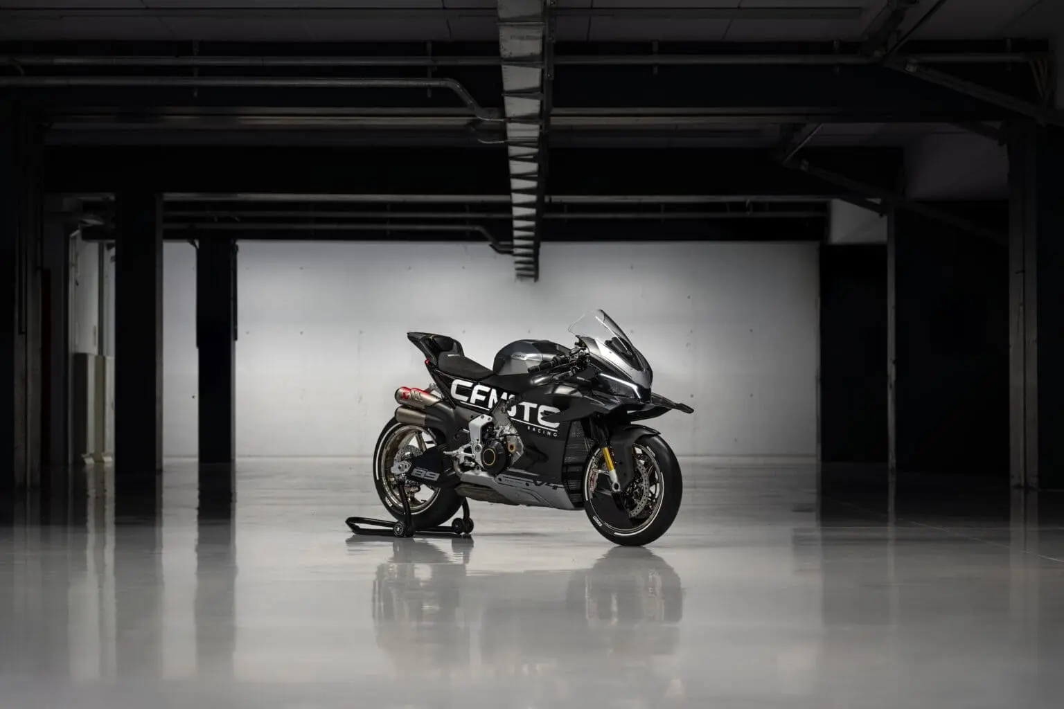 БЫСТРЕЕ В БУДУЩЕЕ: компания CFMOTO представила свои инновации на выставке EICMA 2025